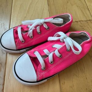 Converse - hot pink!